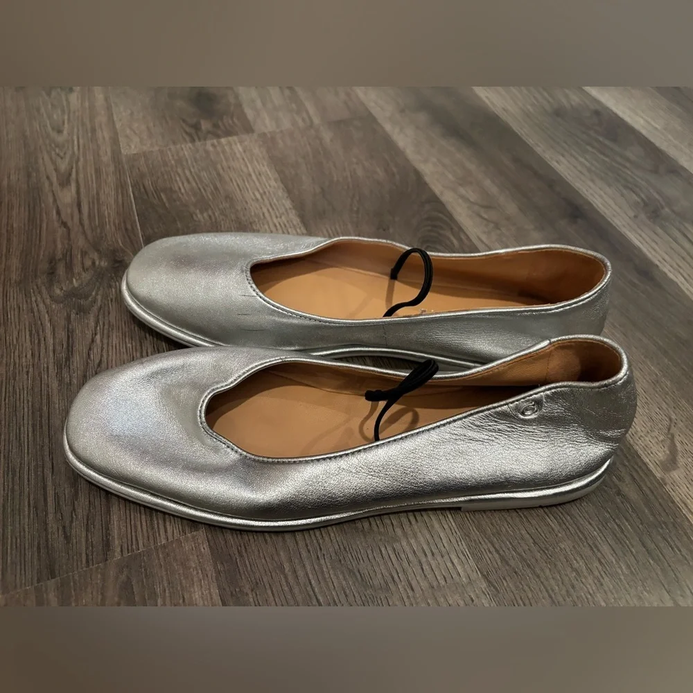 Coach Silver Ballet Flats Maryjane’s size 6 delicate romantic trendy wedding - Picture 14 of 15